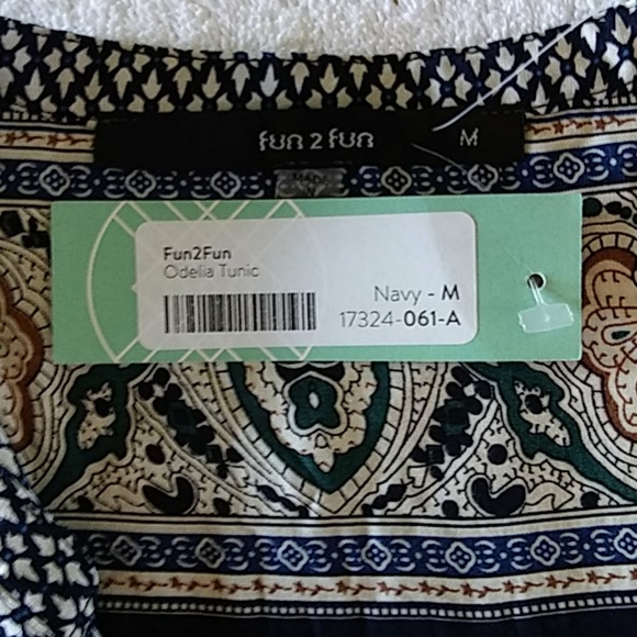 Fun 2 Fun Ladies Amazing Blouse 👚 - Picture 8 of 8